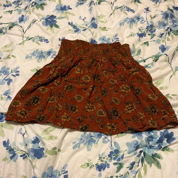 Mossimo Supply Co. Dresses & Skirts - Mini Sunflower Skirt (S)